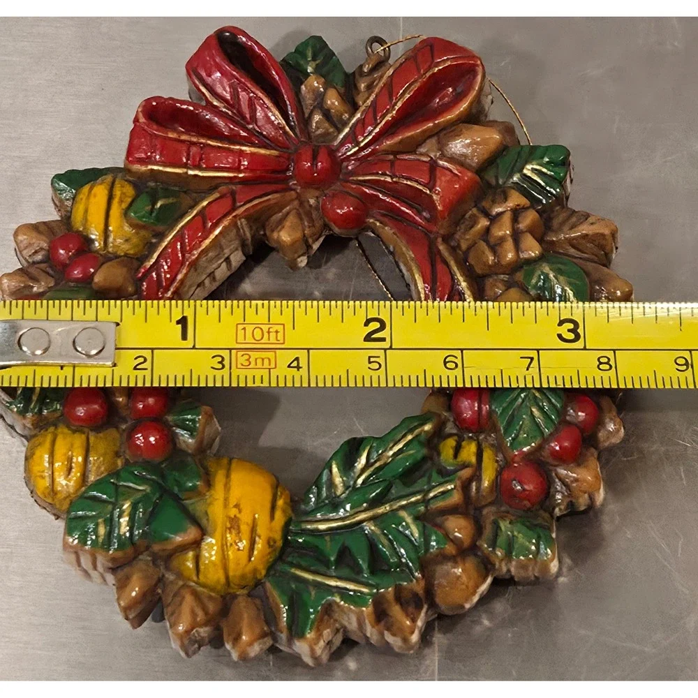 Vintage Reading and Company Christmas Wreath Ornament Holiday Decor plastic‎